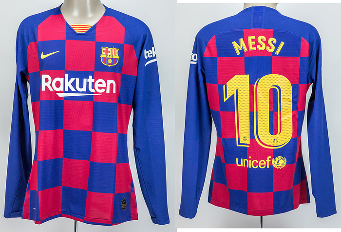 Original match worn Spielertrikot vom FC Barcelona mit der Rückennummer 10. Getragen von Lionel Messi in einem Spiel der spanischen LaLiga in der Saison 2019/2020. Messi ist Fußball Weltmeister 2022 mit Argentinien. Status:ABC.