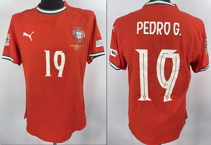 Original match issued Portugal Spielertrikot mit der Nummer 19. Vorbereitet für Pedro Antonio Pereira Goncalves für das Halbfilane der Nations-League  gegen Deutschland am 04.06.2025 in München. Status:AAB.
