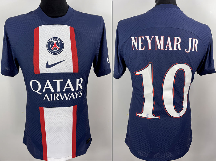 Original match worn Paris Saint-Germain Spielertrikot mit der Nummer 10 von Neymar. Getragen in einem Championsleague-Spiel in der Saison 2022/2023. Status: ABC.