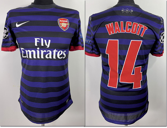 Original match issued Arsenal London Spielertrikot mit der Nummer 14 von Theo Walcott Jesus.Vorbereitet für das Championsleague-Spiel gegen den FC Bayern am 13.03.2013. Walcott trug in diesem Spiel ein Langarmtrikot. Status: AAB.