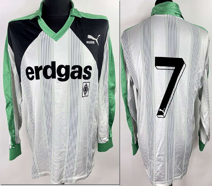Original match worn Borussia Mönchengladbach Spielertrikot mit der Nummer 7.Getragen in einem Bundesligaspiel von Hans-Jörg Criens in der Saison 1986/1987. Status:ABC.