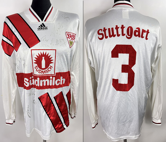 Original match worn VFB Stuttgart  Spielertrikot mit der Nummer 3.Getragen in einem Bundesligaspiel von Michael Frontzeck in der Saison 1992. Frontzeck hatte 19 Einsätze und wurde mit der deutschen Nationalmannschaft bei der Fußball-Europameisterschaft 1992 in Schweden Vize-Europameister. Status ABB.
