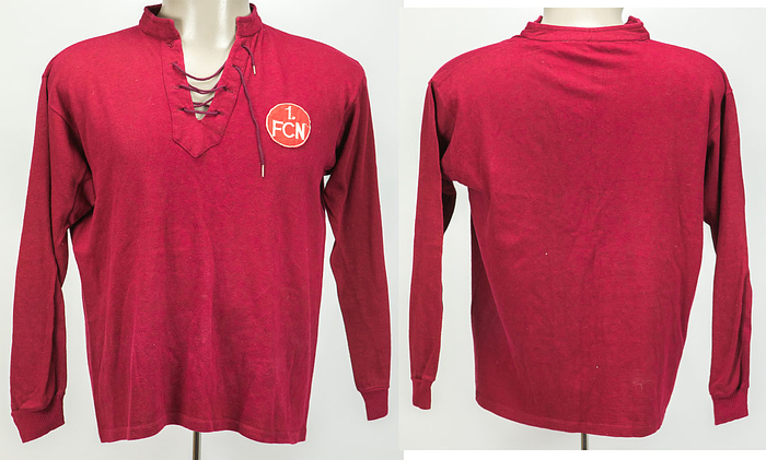 Original match worn Spielertrikot in den Farben des 1.FC Nürnberg ca. 1960. Status:ACC.