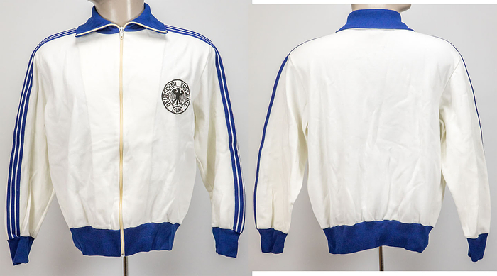 Original match worn Trainingsjacke von Deutschland getragen von einem DFB-Nationalspieler ca. 1969. Status:ABC.