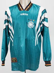 Match worn Spielertrikot mit der Rückennummer 5 von Doris Fitschen (1968-2025) getragen im Frauenländerspiel England v Deutschland (4:6) am 27.02.1997 in Preston. Status:AAA. - Bild 2