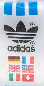 Original match worn Spielertrikot von Deutschland mit der Rückennummer 4. Getragen von Jürgen Kohler in einem Spiel der Fußball-Weltmeisterschaft 1990. Kohler ist Fußball Weltmeister 1990. Trikot direkt aus dem privaten Umfeld von Jürgen Kohler. Status:AAA. - Bild 6