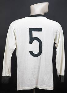 Original match worn Spielertrikot von Deutschland mit der Rückennummer 5. Getragen von Franz Beckenbauer in einem Spiel für Deutschland 1972 / 1973. Die Fußballlegende Franz Beckenbauer wurde Fußball Weltmeister 1974. Status:ABC. - Bild 3