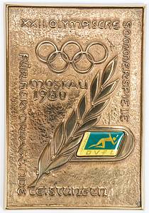 Ehrenplakette des DVFL (DDR Leichtatheltik Verband) für die DDR Medaillengewinner bei den Olympischen Spielen 1980 in Moskau in der Leichtatheltik mit der Inschrift "Für hervorragende Leistungen. XXII. Olympische Sommerspiele Moskau 1980" mit aufgesetzter emaillierter Plakette des "DVFL - DDR". Bronze, Gewicht: 544 Gramm; 16x11 cm). In original Box!!!. - Bild 3