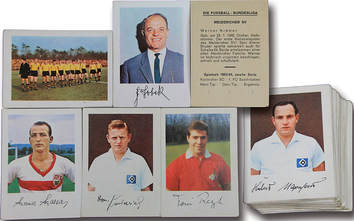 57 Fußballeinzelbilder der Firma Heinerle „Die Fussball-Bundesliga“ Saison 1963/64 mit faksimilierten Unterschriften der Spieler. Karton Je 9x6,5 cm.