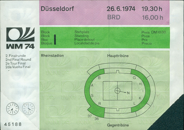 2. Finalrunde: Deutschland - Jugoslawien am 26. Juni 1974 im Düsseldorfer Rheinstadion. 15x10,5cm.