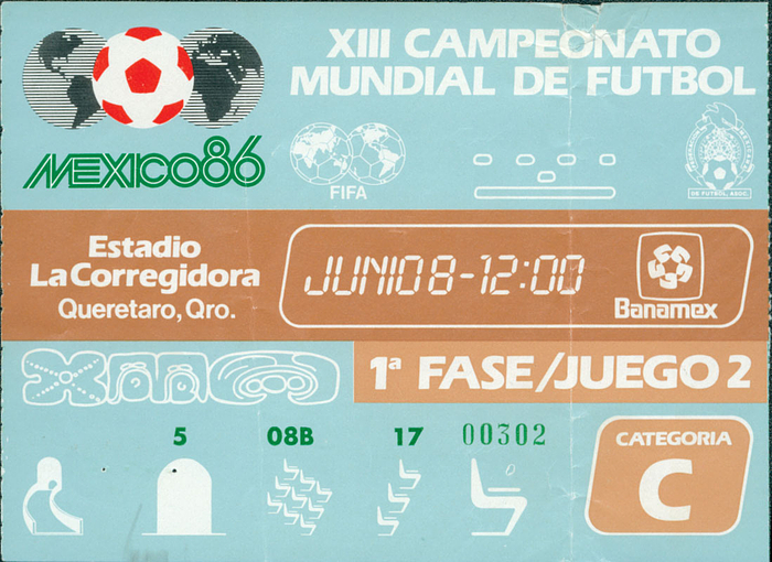 Fußball-Weltmeisterschaft 1986 in Mexico. 1. Runde: Schottland - Deutschland am 8. Juni 1986 im Estadio LaCorregidora, Queretaro. 13,5x10 cm.