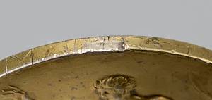 Siegermedaille in Gold „XI.Olympiade Berlin 1936“ von Ernst Ihbe (1913 - 1992; GER) für den  1. Platz in 2000 m Tandem Sprint mit Carl Lorenz. Mit Punze des Herstellers „B.H.Mayer, Pforzheim 990“. Silber (gepunzt, 990er, Gewicht: 74 Gramm), vergoldet, 5,5 cm im original Lederetui mit geprägtem Deckel. - Bild 6