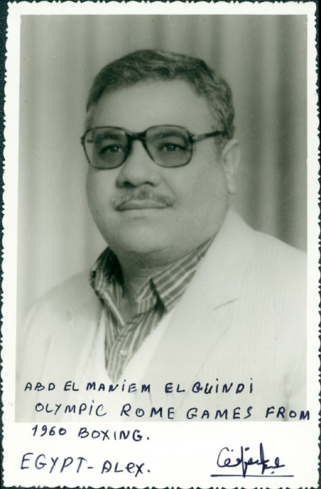 (1936-2011) S/W-Foto mit original Signatur Abdelmoneim El-Guindi (EGY). Bronzemedaille im Boxen (Fliegengewicht) bei den Olympischen Spielen 1960. 13x8,5 cm.