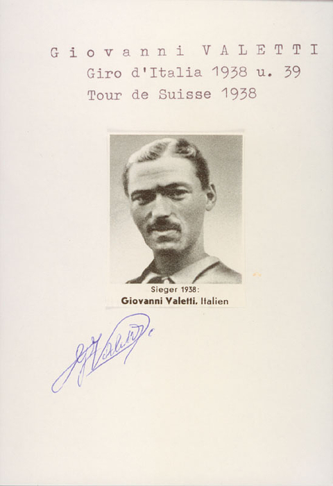 (1913-1998) Karte mit original Signatur von Giovanni Valetti (Italien). Radrennfahrer Gesamtsieger Giro d´Italia 1938 + 1939; Gesamtsieger Tour de Suisse 1938. 15x10 cm.