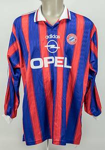 Original match worn Spielertrikot vom FC Bayern München mit der Rückennummer 11. Getragen von Marcel Witeczek am 29.03.1997 im Spiel der Fußball Bundesliga gegen den SV Werder Bremen. Bayern - Bremen 1:0; Trikot mit original Autograph und Widmung von Marcel Witeczek auf der Rückennummer. Status:AAB. - Bild 2