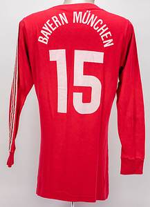 Original match worn Spielertrikot vom FC Bayern München mit der Rückennummer 15. Getragen von Reinhold Mathy in einem Spiel der Fußball Bundesliga in der Saison 1983/1984. Trikot im guten Zustand. Status:ABA. - Bild 3