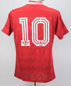 Original match worn /issued Spielertrikot von der Schweiz mit der Rückennummer 10. Getragen in einem Freundschaftsspiel für die Schweizer Fußball Nationalmannschaft im Jahr 1984. Status:ACC. - Bild 3
