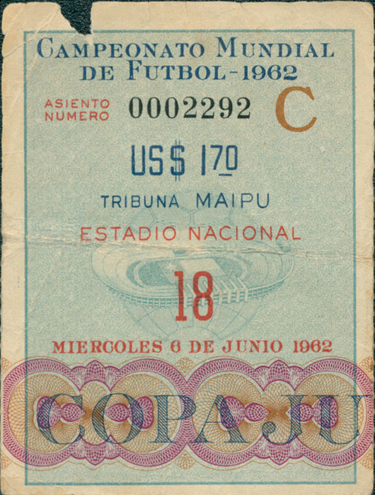Campeonato Mundial de Futbol 1962. Gruppenspiel Deutschland - Chile am 6.6.1962 im Estadio Nacional. 9x6,5 cm.