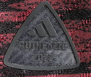 Original match worn / issued DFB Spielertrikot mit der Nummer 14 von Jamal Musiala. Vorbereitet für die WM 2022 in Qatar. Es handelt sich um ein komplettes Trikotset mit Hose und Stutzenstrümpfen. Die Auswärtsvariante kam nicht zum Einsatz bei der Weltmeistschaft, da Deutschland überraschend in der Vorrunde ausschied. Status AAB. - Bild 10