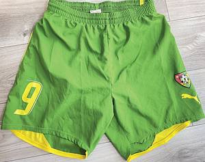 Original match issued Togo Spielertrikot mit der Nummer 9. Vorbereitet für Thomas Dossevi für ein Spiel der Weltmeisterschaft 2006 in Deutschland. Das Set besteht aus Trikot und Hose. Status ABC. - Bild 4