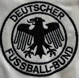 Original match worn DFB Spielertrikot mit der Nummer 4 von Jürgen Kohler. Getragen im Länderpiel gegen Ghana 1993. Trikot stammt aus der Sammlung eines ehemaligen DFB-Mitarbeiters. Status AAB. - Bild 2