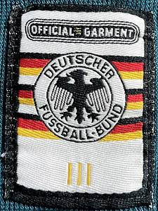 Original match issued DFB Länderspiel Spielertrikot mit der Nummer 3. Vorbereitet für Marko Rehmer für das EM-Qualifikationsspiel gegen die Türkei am 10.10.1998 in Bursa. Status:AAB. - Bild 2