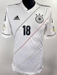 Original match worn DFB Spielertrikot mit der Nummer 18 von Toni Kroos. Getragen im WM-2014 Qualfikations-Spiel gegen Irland am 12.10.2012 in Dublin.Deutschland gewann 1:6, Toni Kroos erzielte einen Doppelpack. Status:AAB. - Bild 2