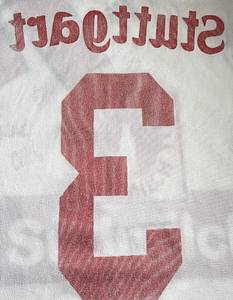 Original match worn VFB Stuttgart  Spielertrikot mit der Nummer 3.Getragen in einem Bundesligaspiel von Michael Frontzeck in der Saison 1992. Frontzeck hatte 19 Einsätze und wurde mit der deutschen Nationalmannschaft bei der Fußball-Europameisterschaft 1992 in Schweden Vize-Europameister. Status ABB. - Bild 7