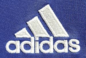 Original match issued Spielertrikot mit der Nummer 10 von Zinedine Zidane.Vorbereitet für das "Match Against Poverty" von Zidane & Friends – Ronaldo & Friends am 14.12.2003 in Basel. Endstand 3:4.Signiert von diversen teilnehmende Spielern. Status: AAB. - Bild 2