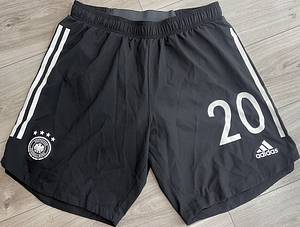 Original match worn DFB Spielertrikot mit der Nummer 20. Getragen von Robin Gosens im Europameisterschaftsspiel Spiel gegen Portugal am 19.06.2021 in München.Trikot stammt aus der Sammlung eines ehemaligen DFB-Mitarbeiters.Set besteht aus Trikot und Hose. Status: AAB. - Bild 5