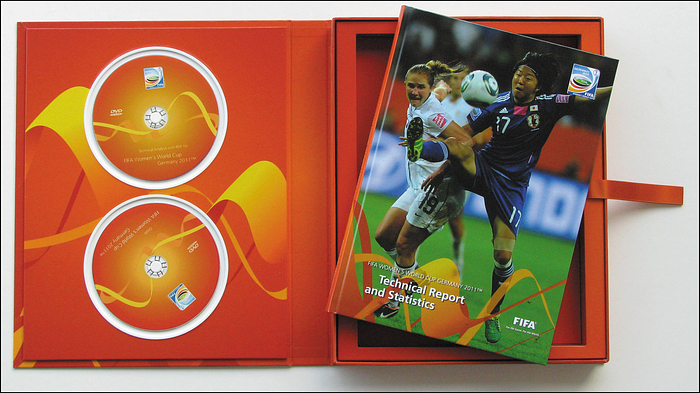  - Technical Report and Statistics FIFA Women's World Cup. 19 June- 10 July 2011. In original case (32x26 cm) with two DVD, s. Only for FIFA-members.  164 pages with 250 Fotos,28x20 cm Hardcover. Condition: A