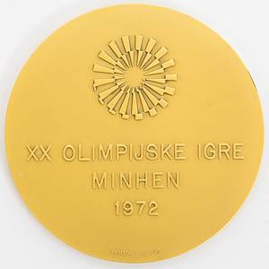 Ehrenmedaille Jugoslawien OSS1972  | Offizielle Ehrenmedaille des NOK von Jugoslawien auf die Olympischen Spiele München 1972 mit der Inschrift "XX Olimpijske Igre Minhen 1972" Bronze vergoldet, Hersteller: Bertoni, Milano.  Gewicht 206 Gramm, 8 cm. In original Box - Bild 2