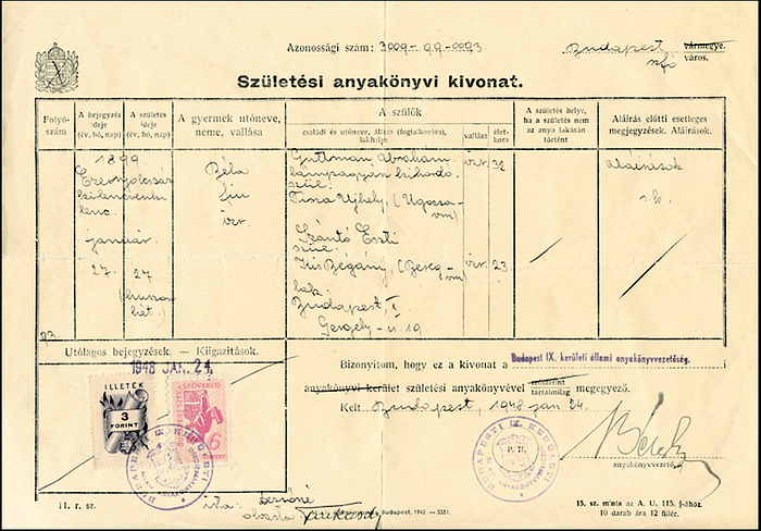  - Bela Guttmann, original certified official copy of Guttman's birth certificate issued on 24.1.1948 after having lost the original. 30x21 cm. Guttmann estate 2001 No. 101 --The original birth certificate from 1899 no longer exists, therefore Guttmann had this copy made in 1948. Condition: B