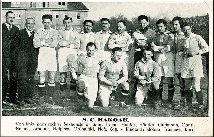 Wien,Hakoah - Postkarte25  | Original S/W-Postkarte. Der österreichische Meister von 1924/25 S.C. Hakoah (Wien). 13,5x8 cm. Guttmann Nachlass 2001 Nr. 116