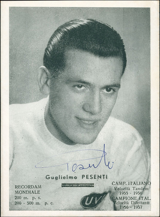 Pesenti, Guglielmo  | (1933-2002) s/w-Autogrammpostkarte mit Originalsignatur vom italienischen Bahnradsportler Guglielmo Pesenti. Silbermedaille im Sprint bei den Olympischen Spielen 1956 in Melbourne und 1957 Vize-Weltmeister im Sprint. 15x10,5 cm.