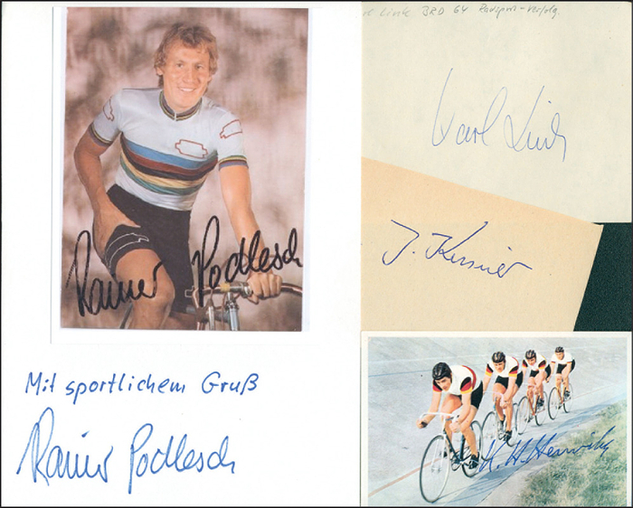 Deutschland OSS1968 Radsport  | Silbermedaille für Deutschland im Radsport bei den Olympischen Spielen 1968 in der 4000 m Team Verfolgung, Team aus der BR Deutschland. Original Signaturen von Karl-Heinz Henrichs (1942-2008; Gold 1964); Karl Link (1964 Gold);  	Rainer Podlesch (wurde nach 1.Runde wegen Verletzung gegen Kißner ausgetauscht ); Jürgen Kißner (1942-2019). 4 von 5 Fahrern; 1 Autogrammkarte, 1 Sammelbild (Sicker), 2 Blancobeleg. 15x10 bis 7,5x3,5 cm