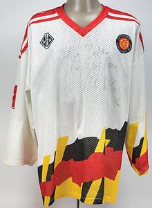 Deutschland DEB - Trikot 1992  | Match worn Trikot der deutschen Eishockey - Nationalmannschaft aus dem Jahre 1991/1992 mit der Nummer "4". Getragen von Udo Kießling während eines Vorbereitungsspiels zu Olympischen Spielen 1992. Ungewaschen! Mit original Widmung von Udo Kießling auf der Vorderseite. Status:AAA - Bild 2