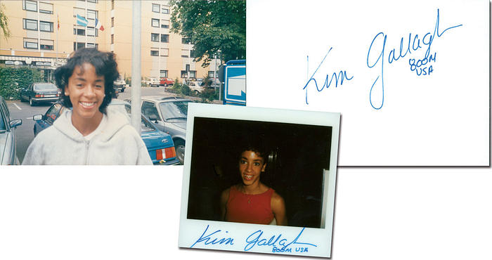 Gallagher, Kim  | (1964-2002) Farbfoto (Sofortbildkamera) und Blancobeleg jeweils mit Originalsignatur von Kim Gallagher (USA). Olympiazweite 1984 über 800m, 14,5x11 + 10x10 cmcm.