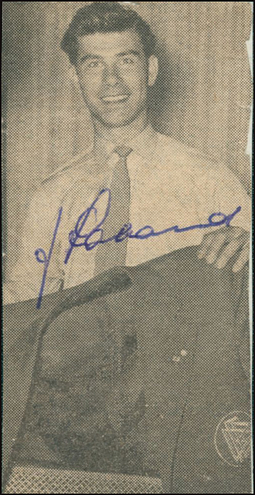 Laband, Fritz  | (1925-1982) s/w-Zeitungsfoto mit Originalsignatur von Fritz Laband. (4 DFB A-Länderspiele, Fußball - Weltmeister 1954; Hamburger SV, Werder Bremen). 9x4,5 cm.