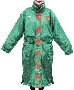 IOC - Wintermantel 2002  | Original worn Wintermantel von den Olympischen Spielen 2002 in Salt Lake City ausschließlich für die IOC - Mitglieder! Getragen von Peter Julius Tallberg als Funktionär für das IOC. Peter Julius Tallberg war  bei den Olympischen Spielen 1964 bis 1980 als Aktiver im Segeln für Finnland dabei. Von 1976 bis 2015 war er Mitglied des Internationalen Olympischen Komitees (IOC) und überreichte unter anderem den Sportlern die Medaillen. Staus:AAA. - Bild 2