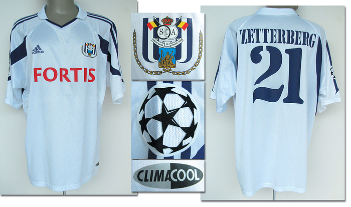 Anderlecht, RSC -Trikot 2004  | Original match worn Spielertrikot von RSC Anderlecht mit der Rückennummer 21. Getragen von Pär Zetterberg in der Champions-League-Saison 2004/2005. Zetterberg ist 30-facher Nationalspieler für Schweden. Trikot direkt von einem ehemaligen Zeugwart von Werder Bremen. Status:AAA.