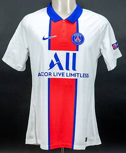  - Original match-worn / issued shirt Paris Saint-Germain (PSG) with the number 7. Worn by Kylian Mbappe in a UEFA Champions League match during the 2023/2024 season. Mbappe is a 2018 FIFA World Cup winner with France. Status: ABC --Short-sleeved jersey with button placket; size L; rubberized club emblem, Nike logo, and 'Accor Live Limitless' advertising print; rubberized back number and player name; with CL Starball patch and UEFA Respect patch; Nike Vaporknit. Condition: A - Bild 2