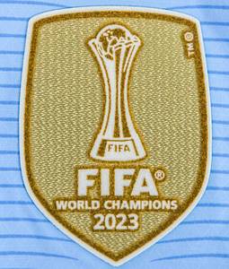  - Original match-worn Manchester City shirt with the number 9. Worn by Erling Haaland in an English Premier League match during the 2023/2024 season. Haaland has been capped 43 times by Norway. The shirt features the Intercontinental Cup winners badge. Status: ABC  --Short-sleeved jersey; size XL; club emblem and FIFA World Champions 2023 badge. Rubberized Puma logos; rubberized 'Eti-Had Airways' advertising print; rubberized back number and player name; rubberized 'City' lettering on the back of the collar; with Premier League logo patch and No Room for Racism patch; Puma UltraWeave. Condition: A - Bild 5