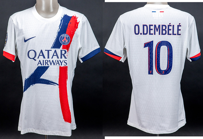 Paris, Saint-Germain - Trikot 2024/2025  | Original match worn / issued  Spielertrikot von Paris Saint-Germain (PSG) mit der Rückennummer 10. Getragen von Ousmane Dembele in einem Spiel der französischen Ligue 1 in der Saison 2024/2025. Dembele ist Fußball Weltmeister 2018 mit Frankreich und Weltfußball 2025. Status:ABC.