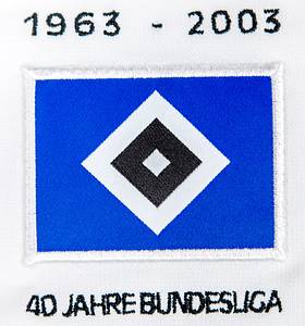Hamburger SV - Trikot 2002/2003  | Original match worn Spielertrikot vom Hamburger SV mit der Rückennummer 21. Getragen von Tomaz Ujfalusi am 03.08.2003 im Spiel anlässlich der 40-jährigen Mitgliedschaft des HSV in der Fußball Bundesliga. Jubiläums-Trikot 40 Jahre Bundesliga. Ujfalusi ist 78-facher Nationalspieler von Tschechien und erzielte den Treffer um 1:0. Status:AAB. - Bild 4