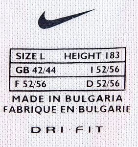 Sorry, no english description is available. ...  -  Condition: A.....Trikot kurzarm; Größe L; Vereins-Logo, Schriftzug '1963-2003' und '40 Jahre Bundesliga' gestickt; Nike-Logo gestickt; Werbeaufdruck `TV Spielfilm` geflockt; Spielername, Rückennummer und Schriftzug `Hamburger SV`gummiert; Netzstoff seitlich eingelassen; mit BL Patch; Nike Dri-Fit. Aus der Sammlung eines ehemaligen Sportfotografen, der das Trikot direkt nach dem Spiel von Ujalusi erhalten hat. - Bild 8