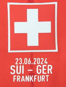 UEFA Euro 2024 match issued fb. shirt Switzerland - Original match-worn Switzerland shirt with the number 2. Assisted by Leonidas Sterigiou in a European Football Championship group match against Germany on June 23, 2024. Switzerland - Germany 1:1. Status: AAB --Short-sleeved jersey; size M; partly with welded seams; rubberized federation logo, match details, and Puma logos; rubberized player name and number (front and back); jersey with UEFA Euro 2024 Trophy patch and UEFA Foundation for Children patch; Puma ultraweave. This jersey comes from a DFB staff member, who received it after the match. Condition: A - Bild 4