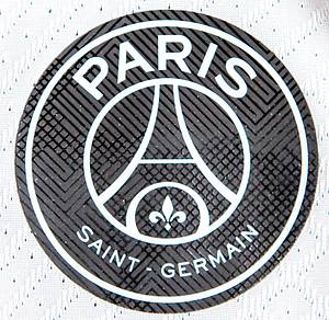  - Original match-worn/issued shirt from Paris Saint-Germain (PSG)  with the number 30. Worn by Lionel Messi in a French Ligue 1 match during the 2022/2023 season. Messi is the 2022 FIFA World Cup winner with Argentina. Special Michael Jordan jersey. Status: ABC --Short-sleeved jersey with button placket; size M; rubberized club emblem and Michael Jordan logo; rubberized 'Qatar Airways' advertising print; rubberized back number and player name; with Ligue 1 Uber Eats 2022 Champion patch and Goat patch; Nike Dri-Fit ADV. Condition: A - Bild 4