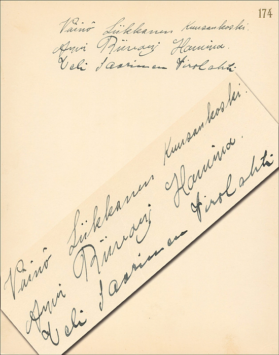 Liikkanen / Saarinen / Riivari  | 3 original Siganturen finnischer Olympiasieger auf Karton in Tinte: 1)  Väinö Liikkanen (1903-1957), Silbermedaille bei den Olympischen Winterspielen 1932 im 50 km Skilanglauf. Rarität!!!  2) Veli Saarinen (1902-1969), Gewinner der Gold und Silbermedaille Olympia 1932 im Cross Country Skifahren. 3) Ari Riivari (1904-1980) Finnischer Skilnagläufer. 26x20,5 cm