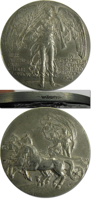 Teilnehmermedaille 1908  | Offizielle Teilnehmermedaille der Olympischen Spiele 1908 „In Commemoration of the Olympic Games held in London 1908“. Von B. Mackennal. Mit Randpunze "Vaughton", Weißmetall, 5 cm.